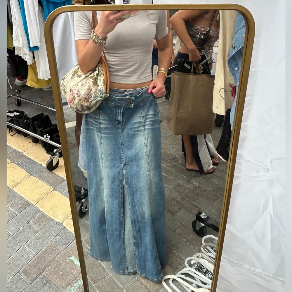 Vintage style denim skirt